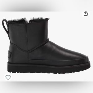 NIB UGG Mini Zip Leather SZ 9